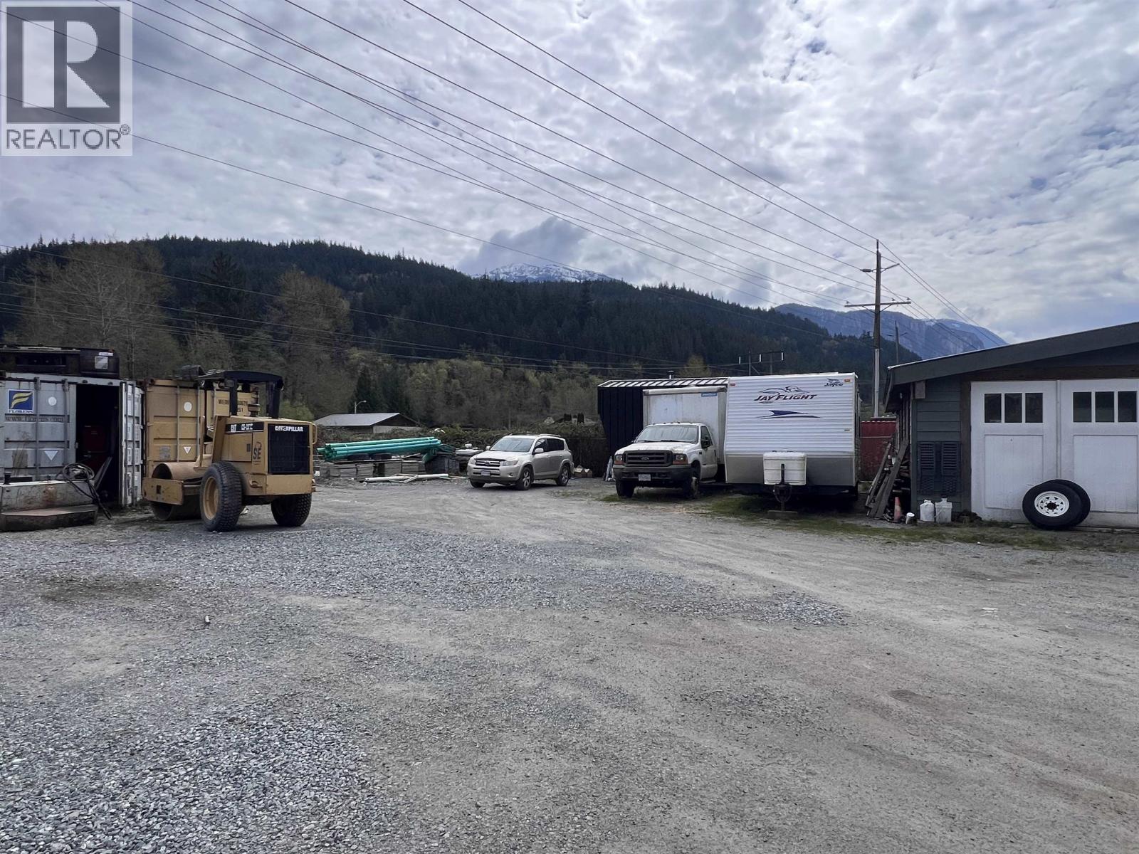 38940 LOGGERS LANE, Squamish