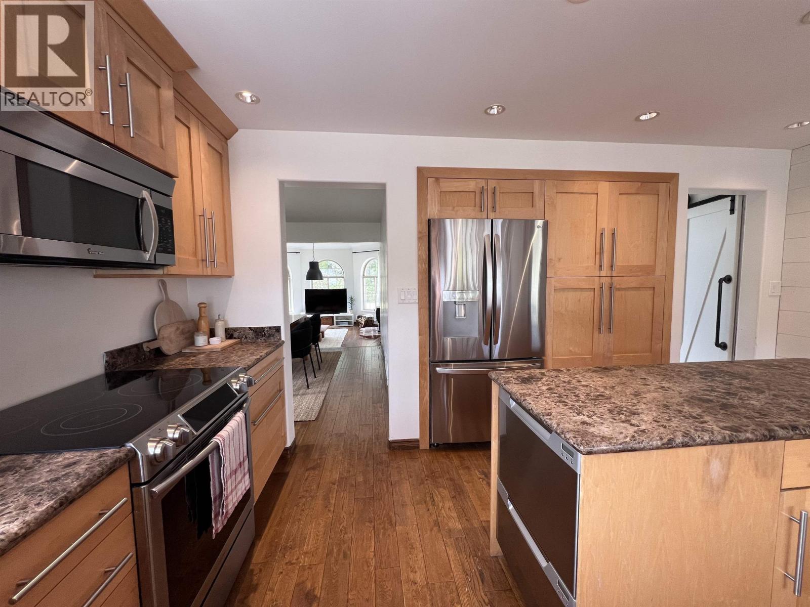 38940 LOGGERS LANE, Squamish