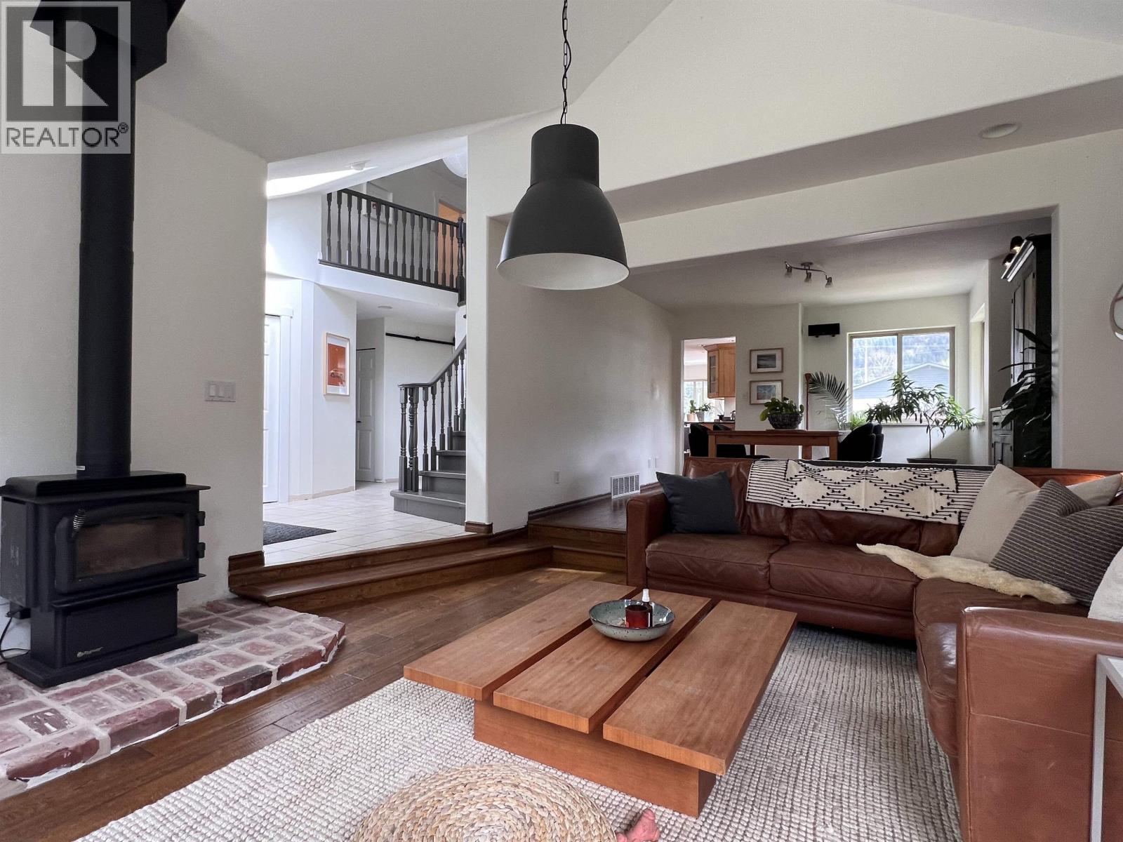 38940 LOGGERS LANE, Squamish
