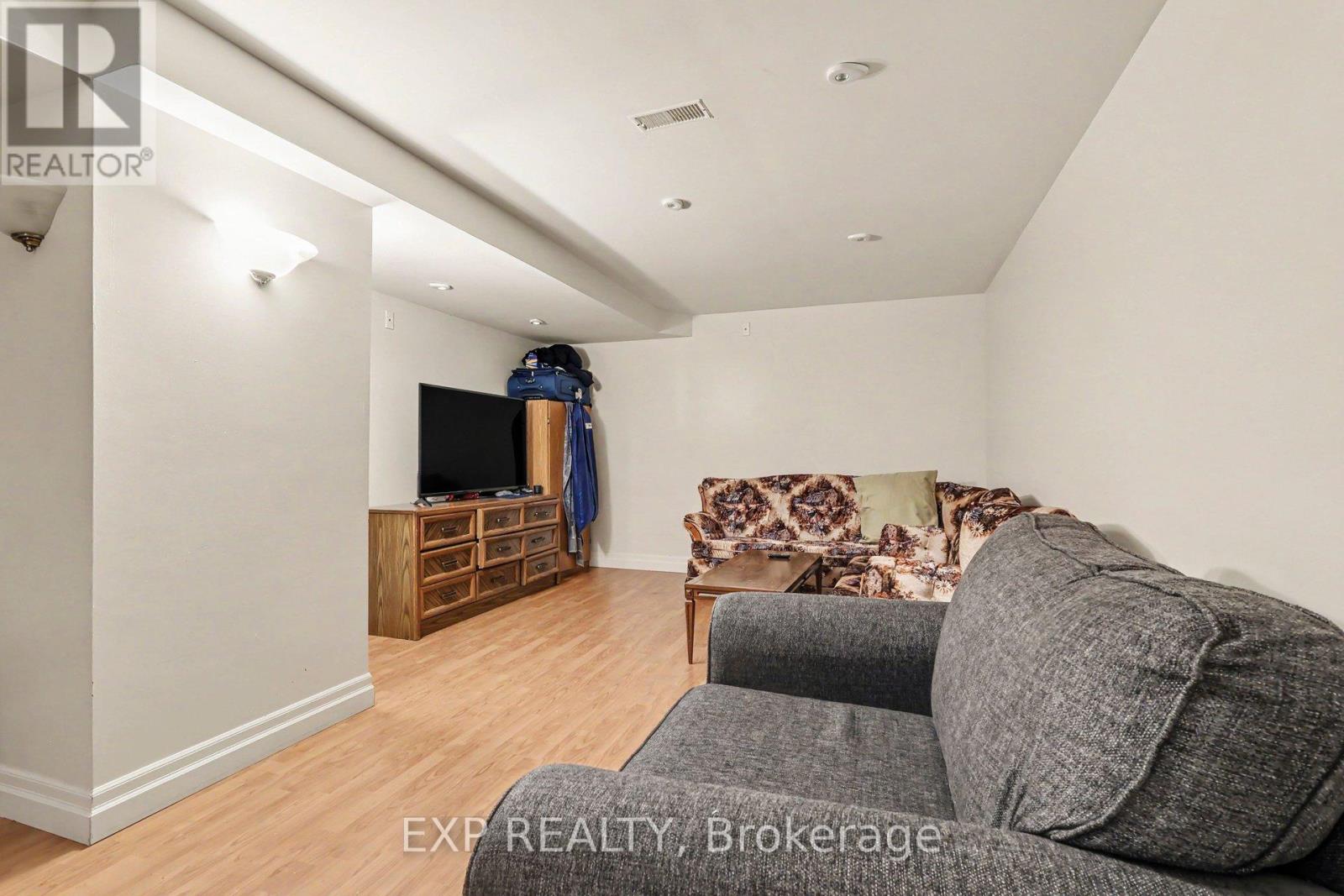 86 SCARLET COURT - 17