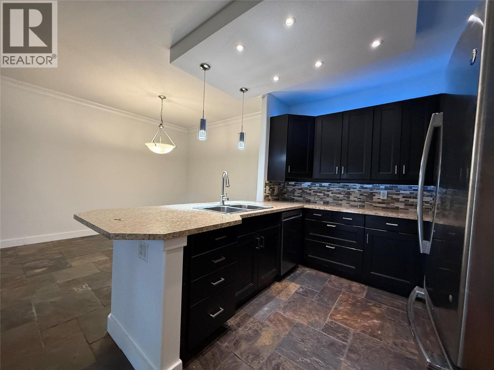 #103 2300 Benvoulin Road - 5
