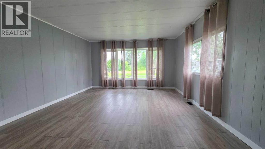 5249 51 Street - Image 4