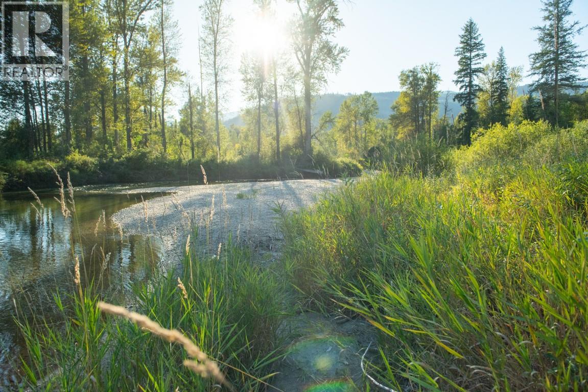5704 Trans Canada Highway - 34