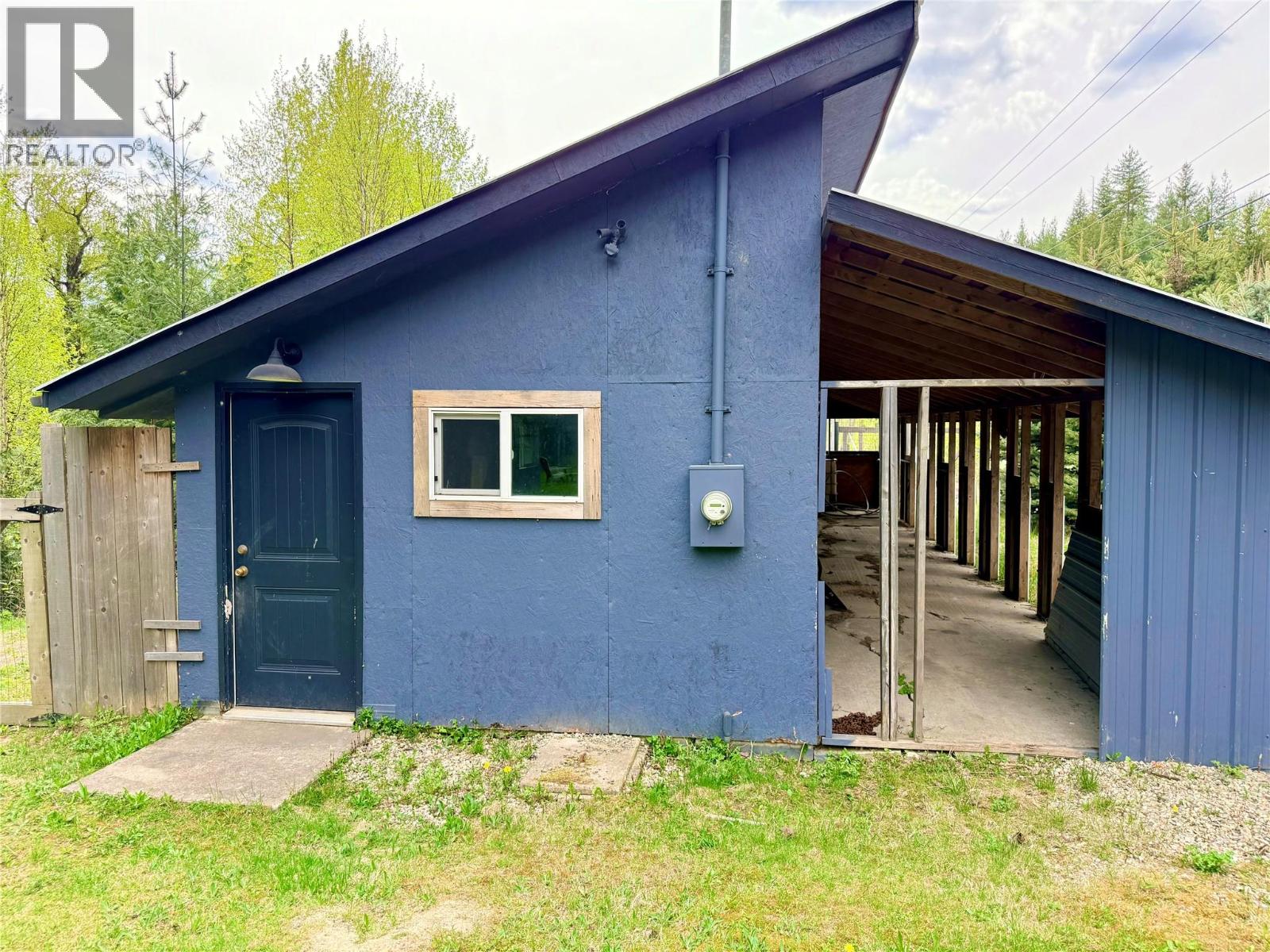 5704 Trans Canada Highway - 30