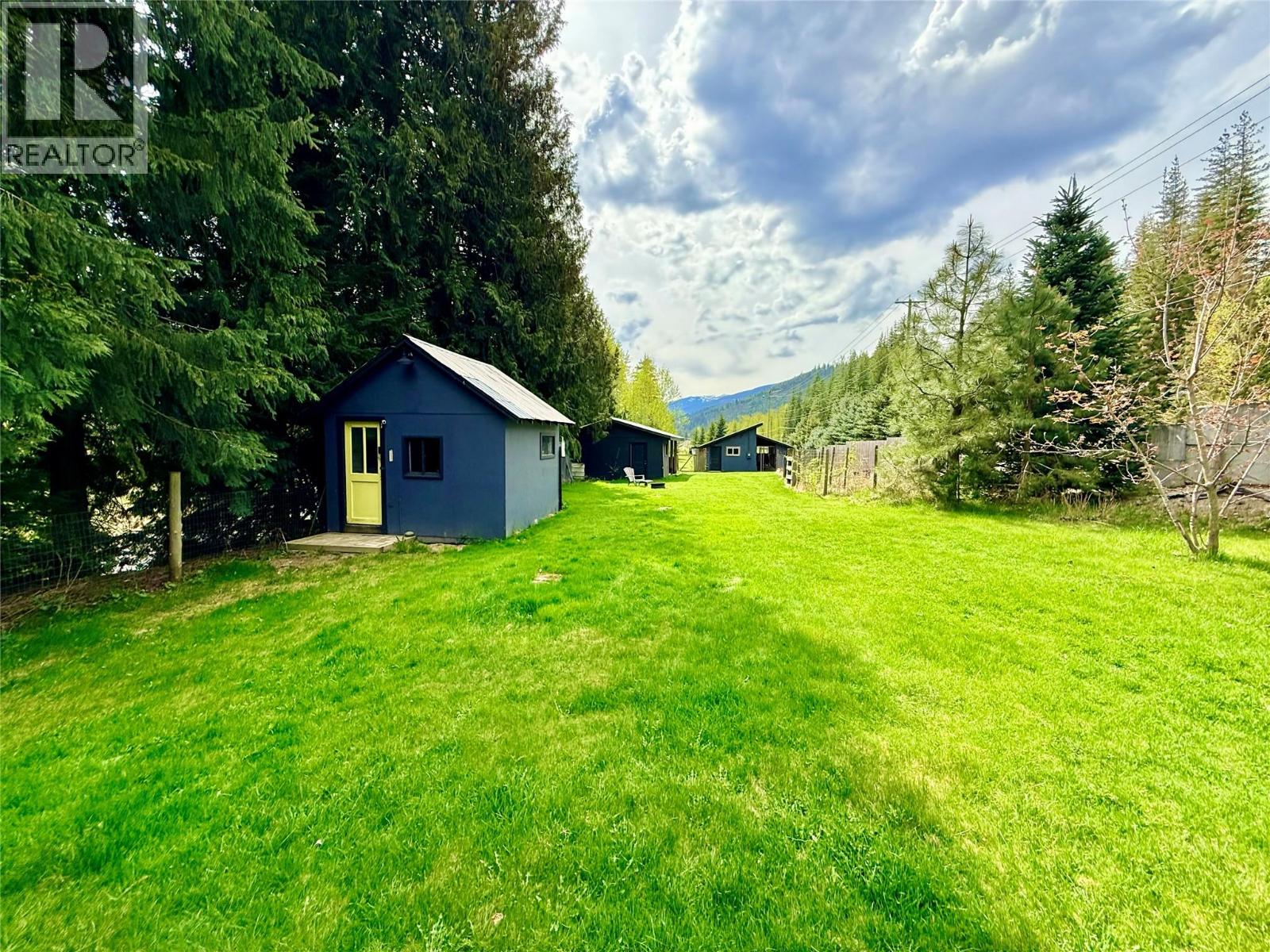 5704 Trans Canada Highway - 24