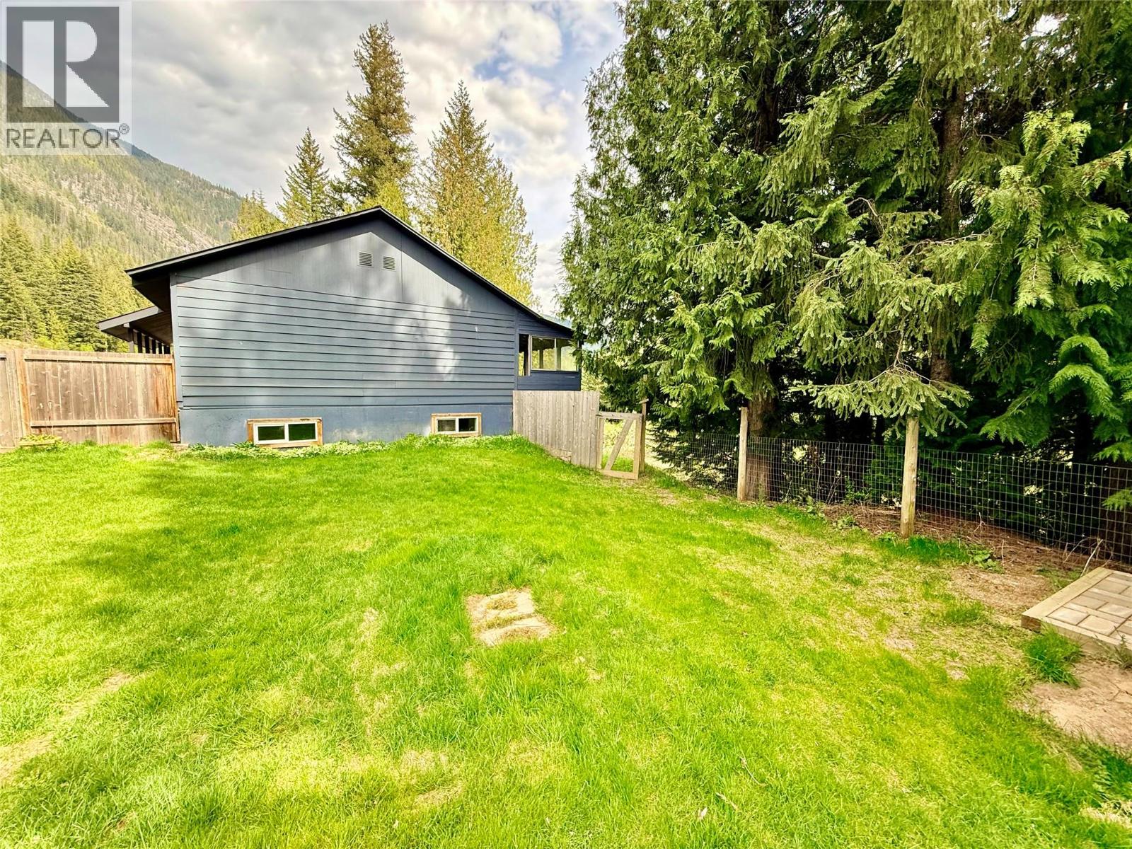5704 Trans Canada Highway - 23
