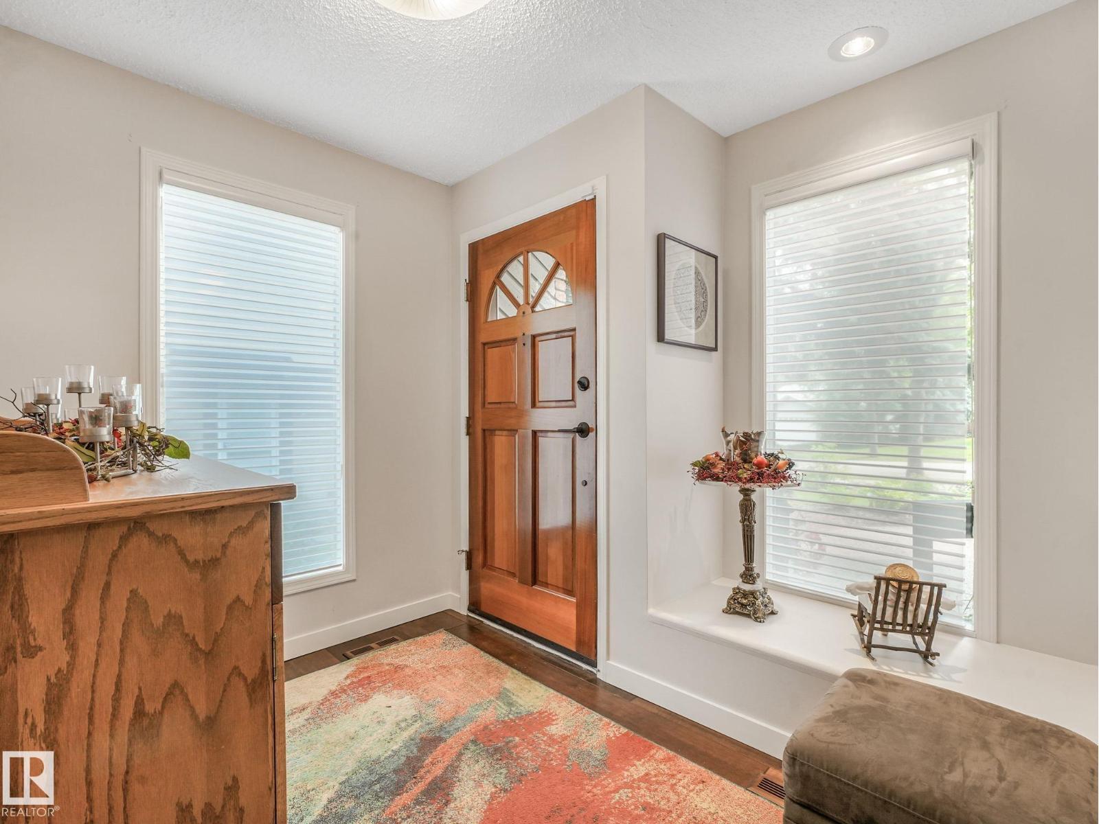 10 Whiteoak PL - 2