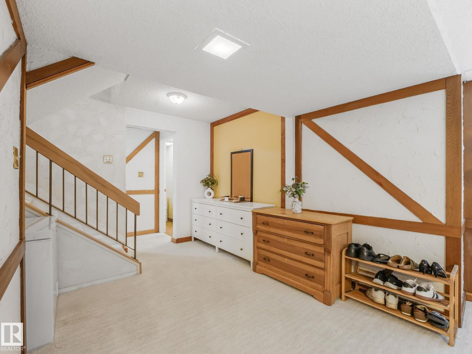 10 Whiteoak PL - 32