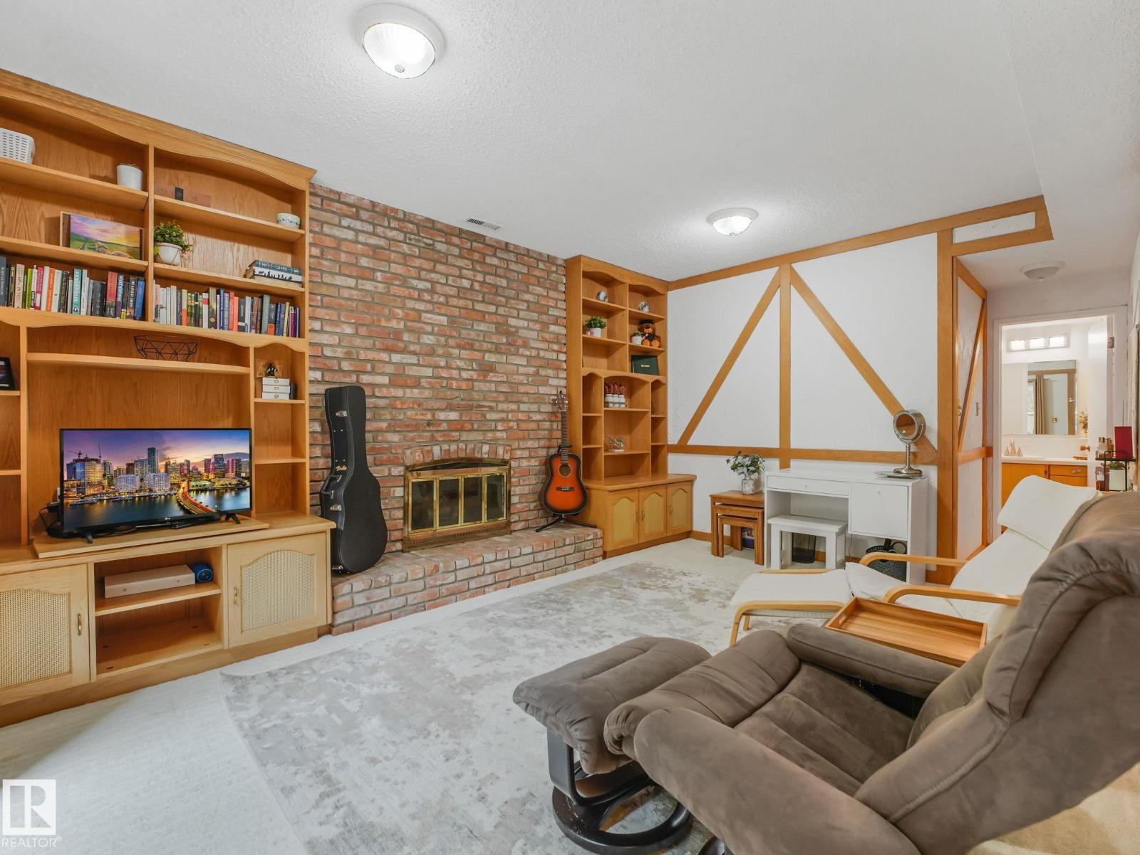 10 Whiteoak PL - 35