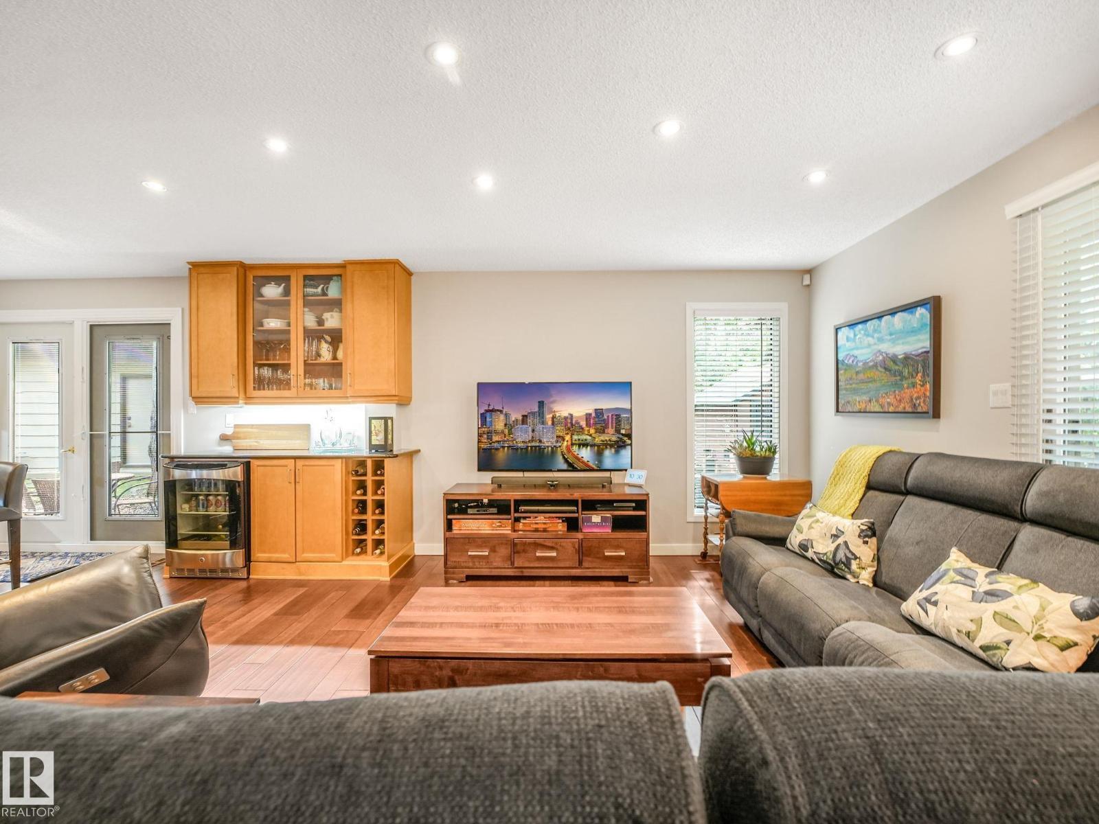 10 Whiteoak PL - 8