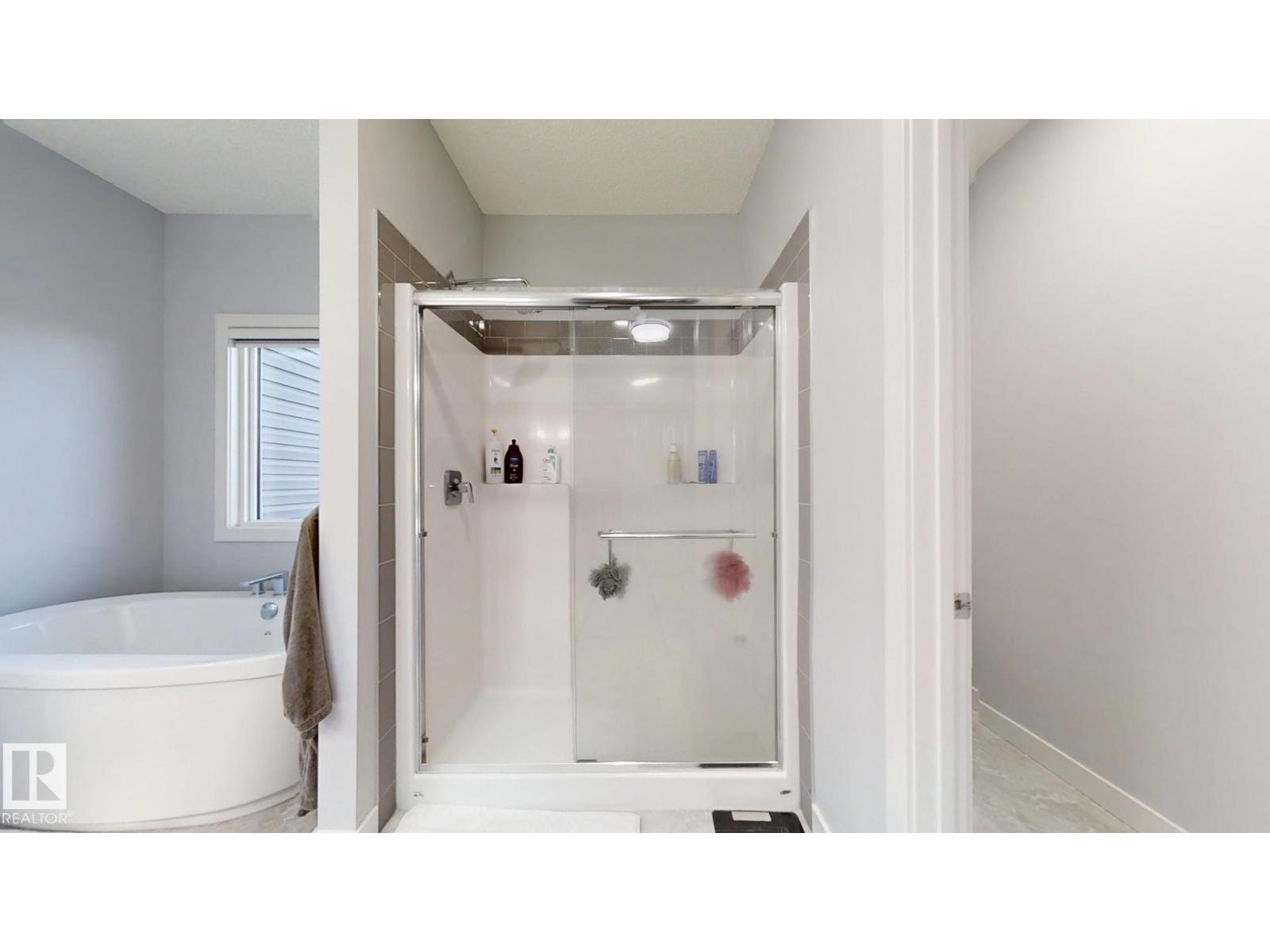 215 GLENRIDDING RAVINE RD SW - 33