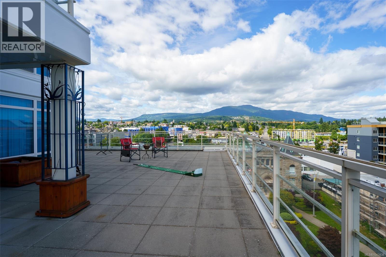 805 38 Front St, Nanaimo