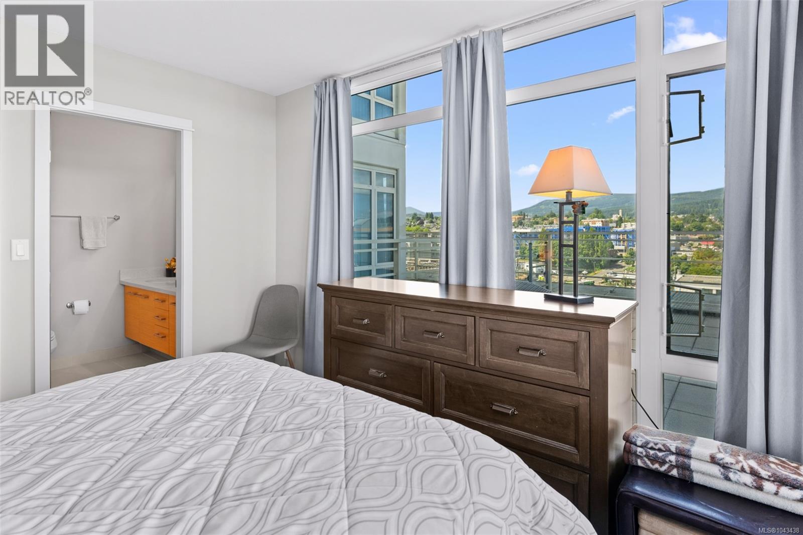 #805 38 Front St - 53