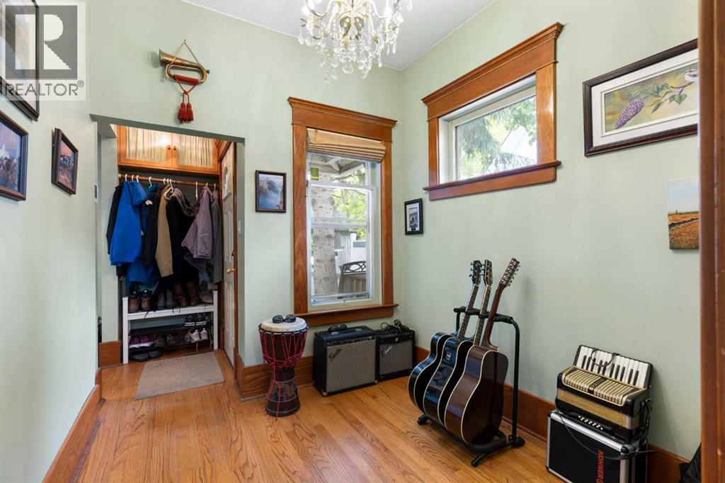 508 10 Avenue NE - 5