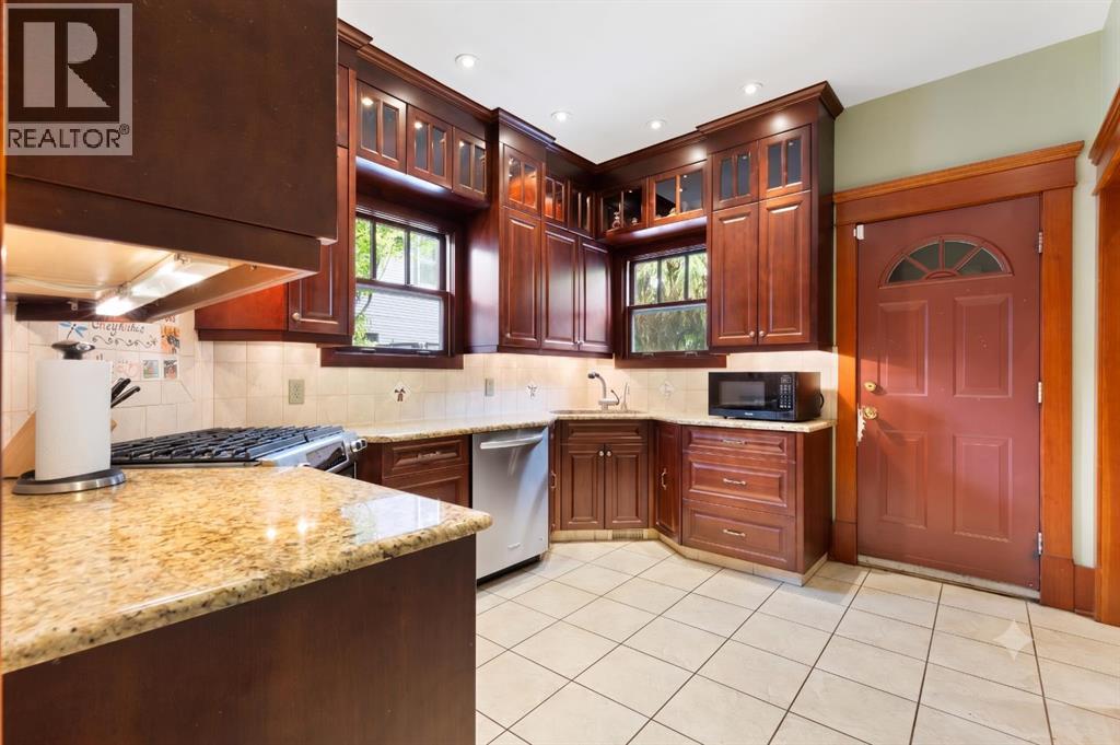 508 10 Avenue NE - 11