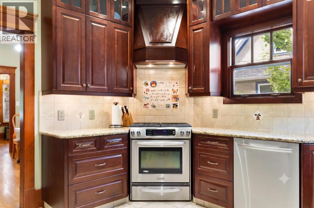 508 10 Avenue NE - 12