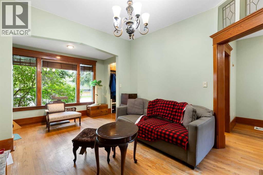 508 10 Avenue NE - 1