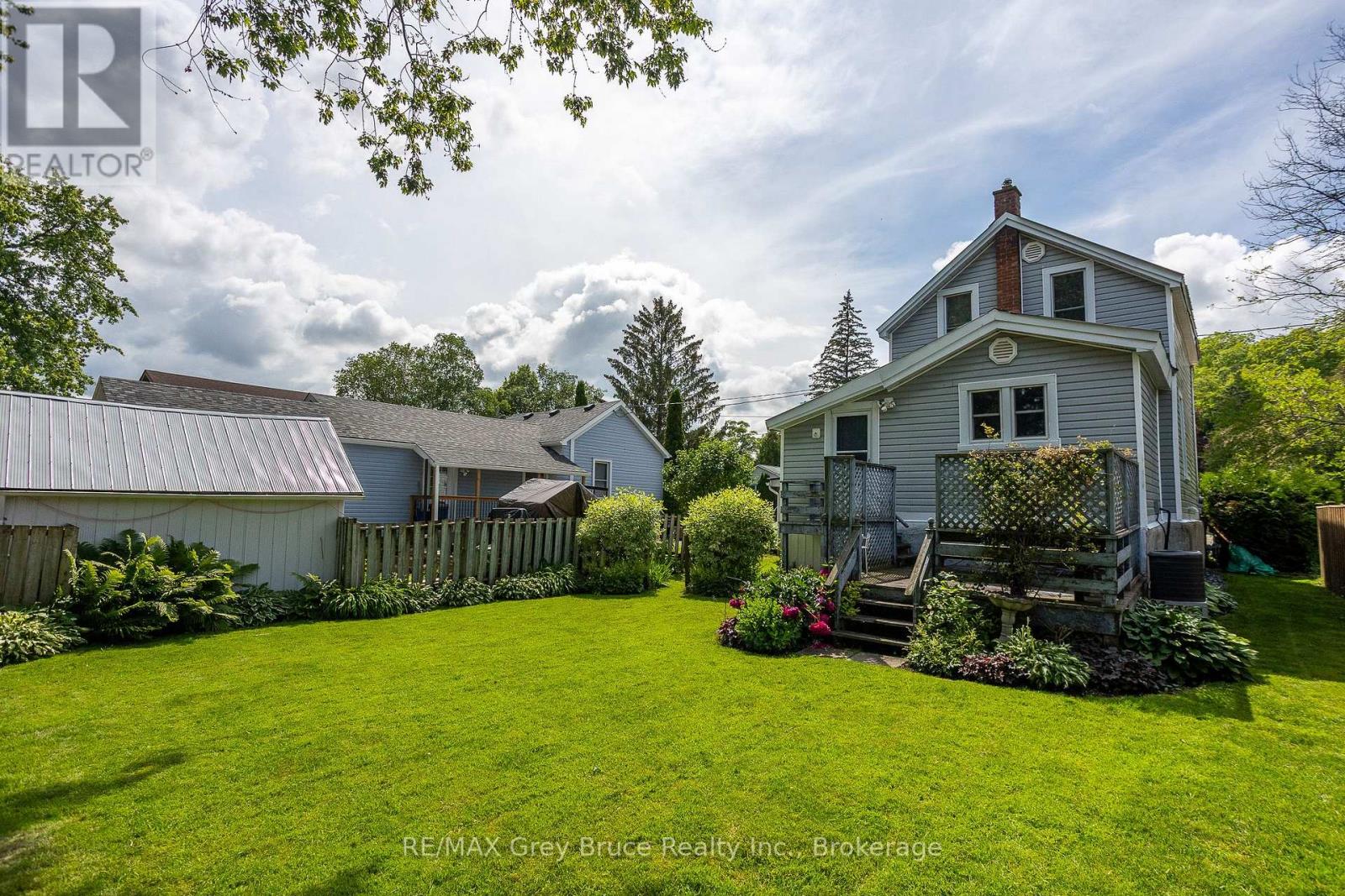 1591 5TH AVENUE W - 33