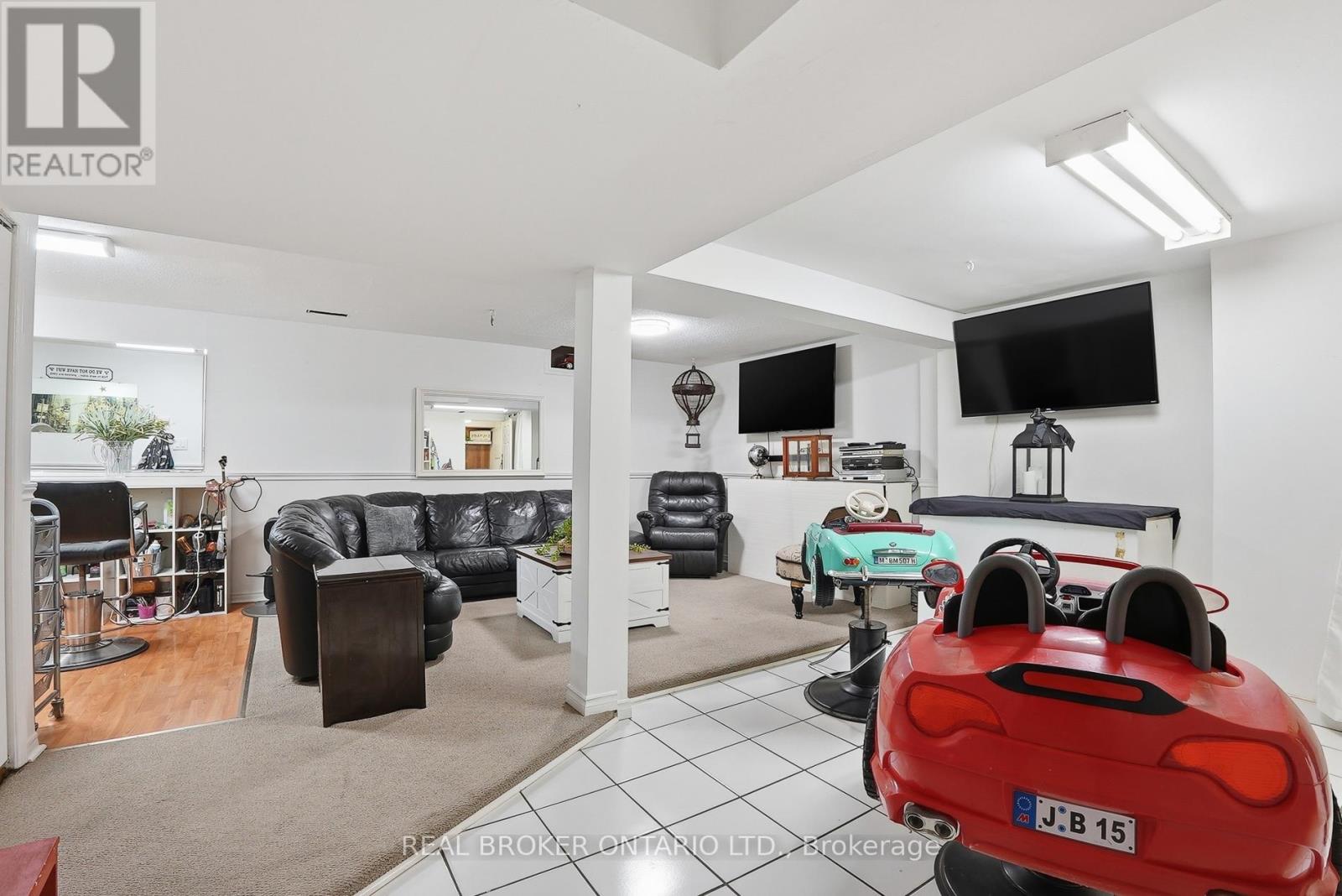 3260 WOODCROFT CRESCENT - 28