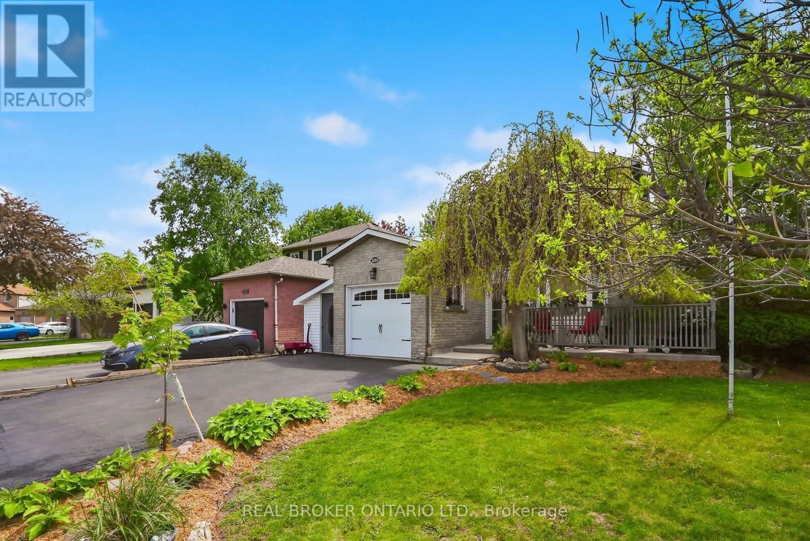 3260 WOODCROFT CRESCENT - 4