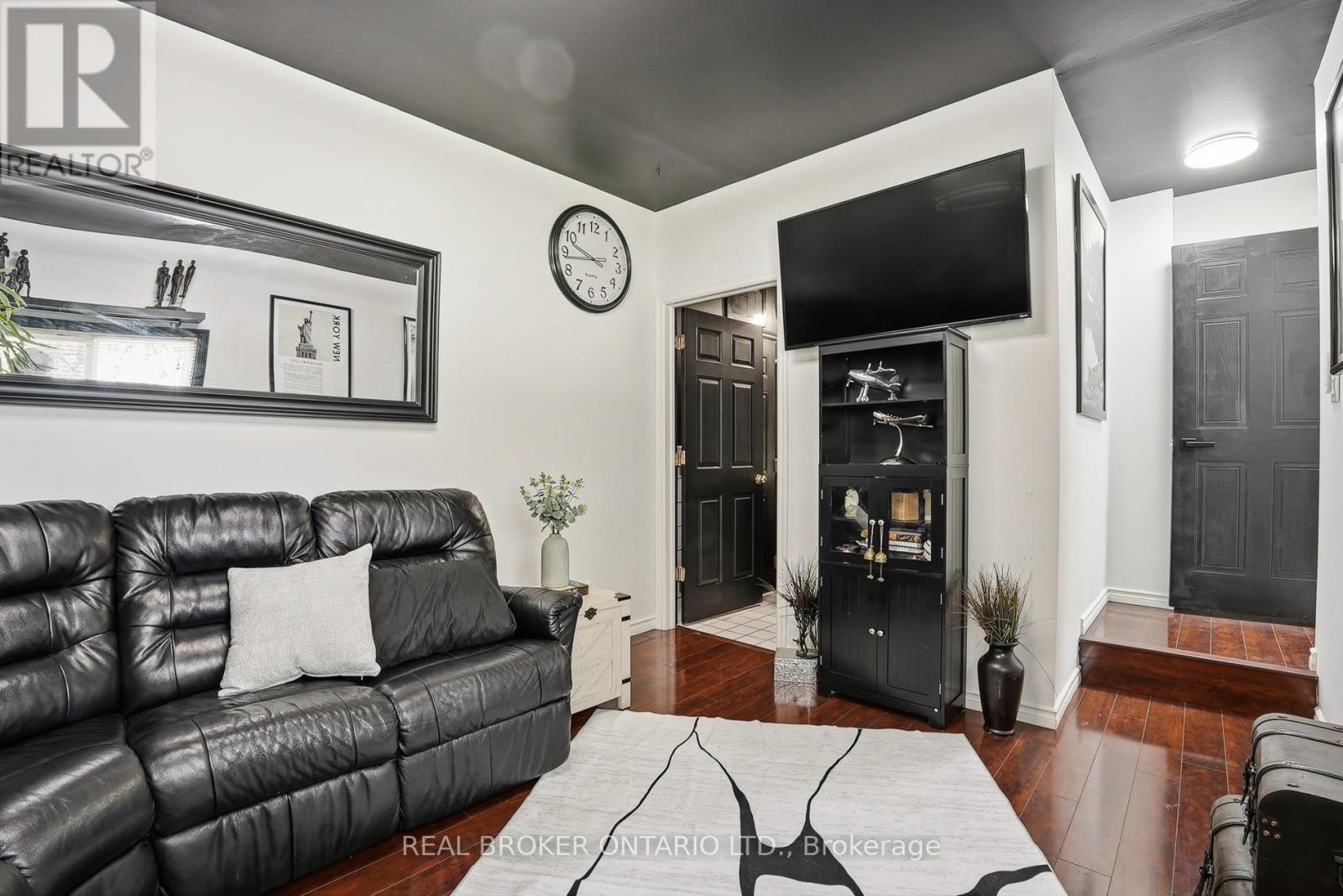 3260 WOODCROFT CRESCENT - 14