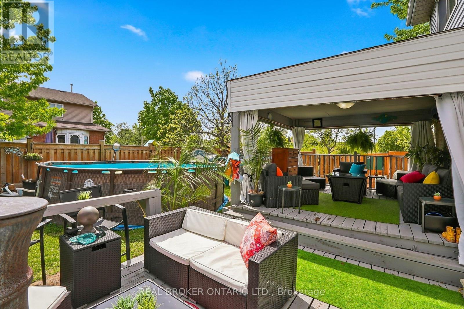 3260 WOODCROFT CRESCENT - 34