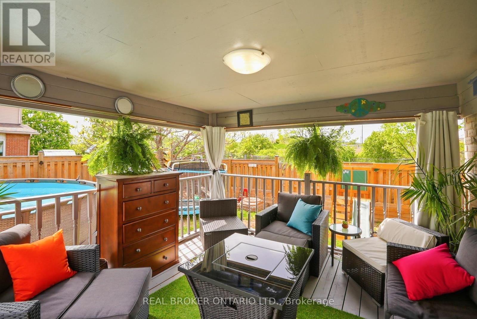 3260 WOODCROFT CRESCENT - 35