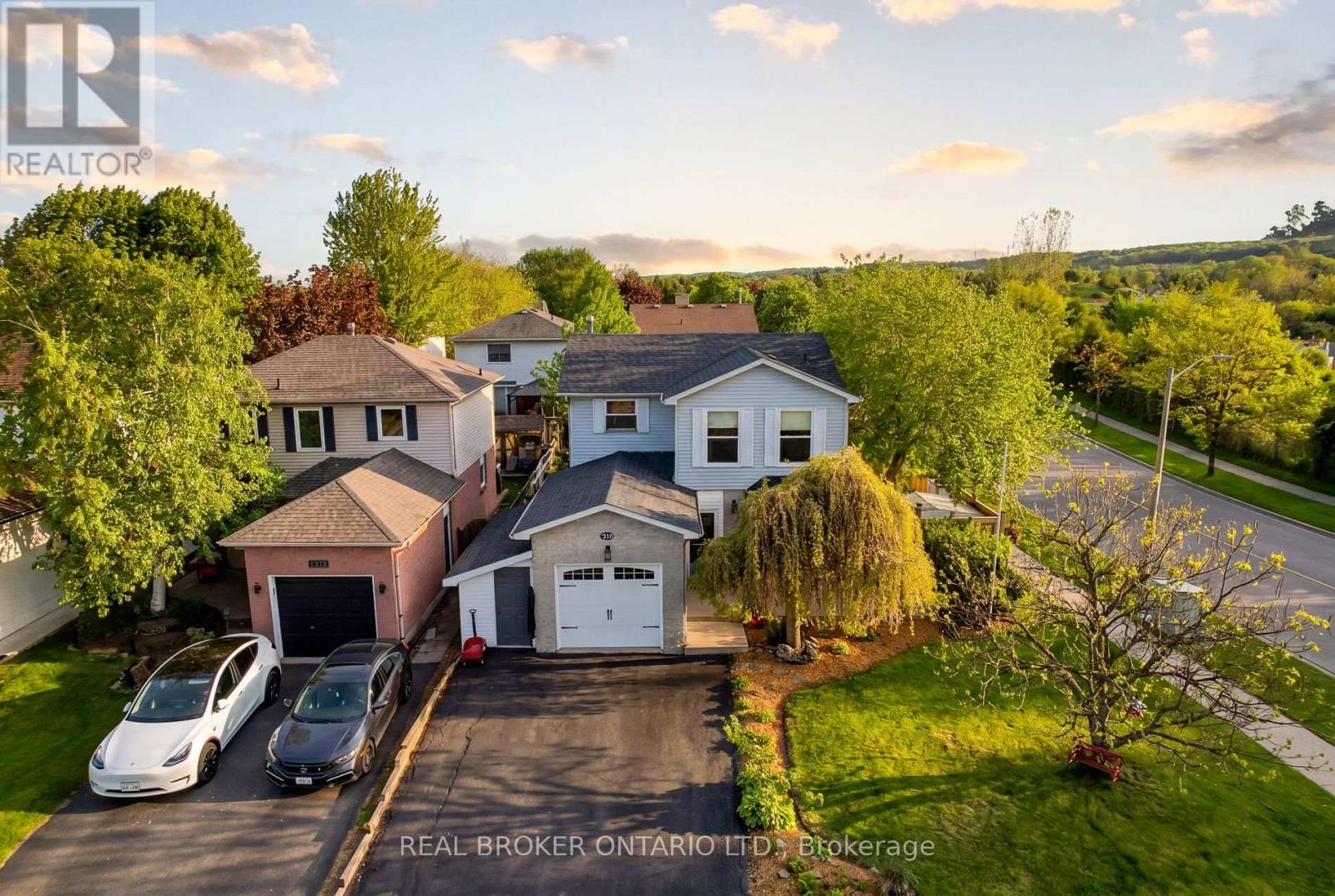 3260 WOODCROFT CRESCENT - 2