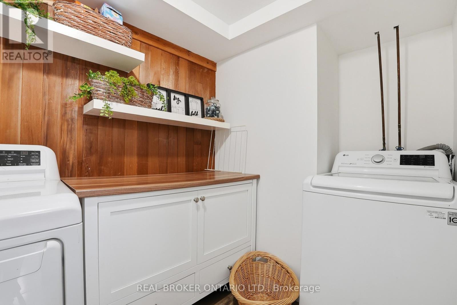 3260 WOODCROFT CRESCENT - 27