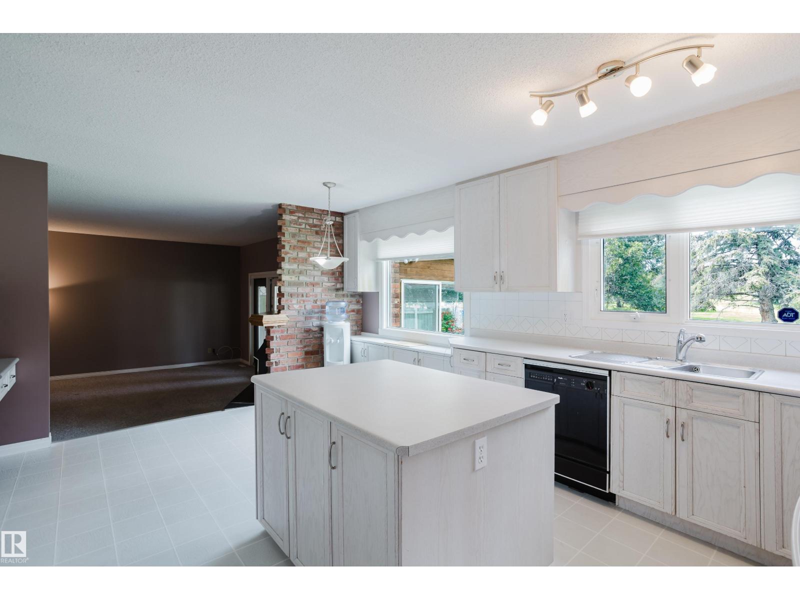 3936 72 ST NW - 15