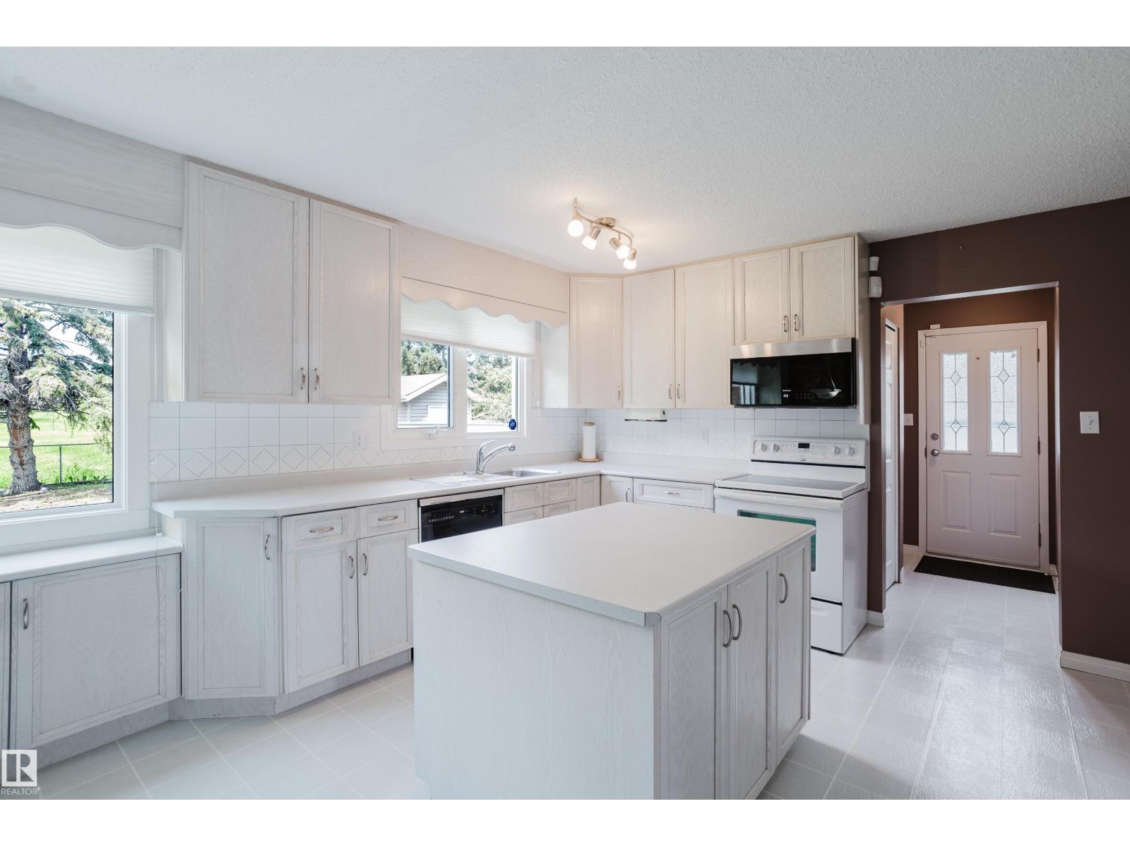 3936 72 ST NW - 16
