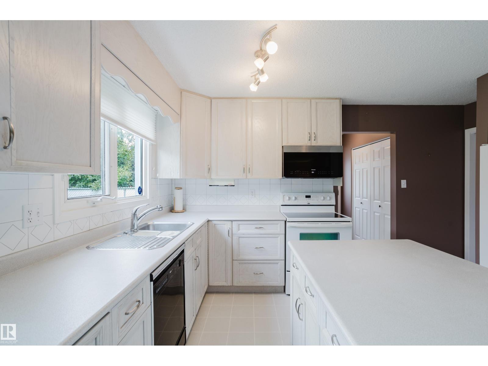 3936 72 ST NW - 18