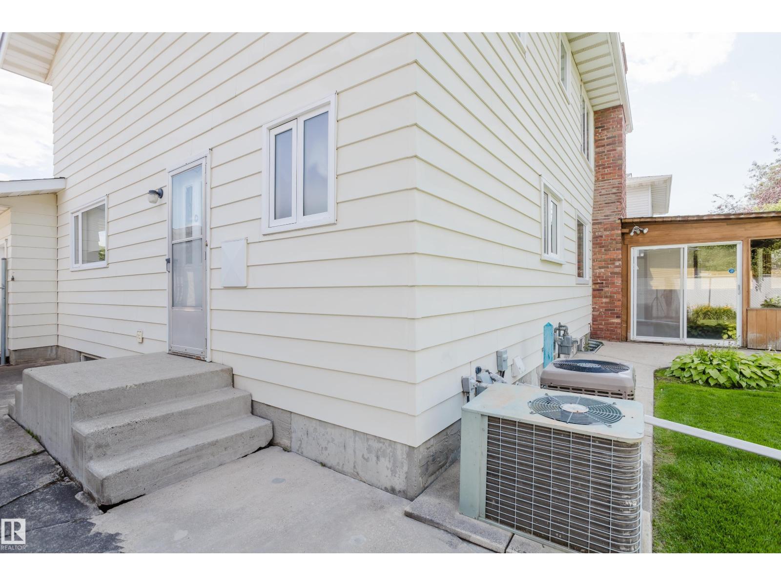 3936 72 ST NW - 70