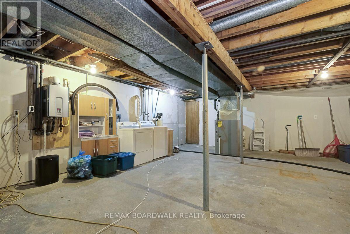 477 TOWNLINE ROAD - 32
