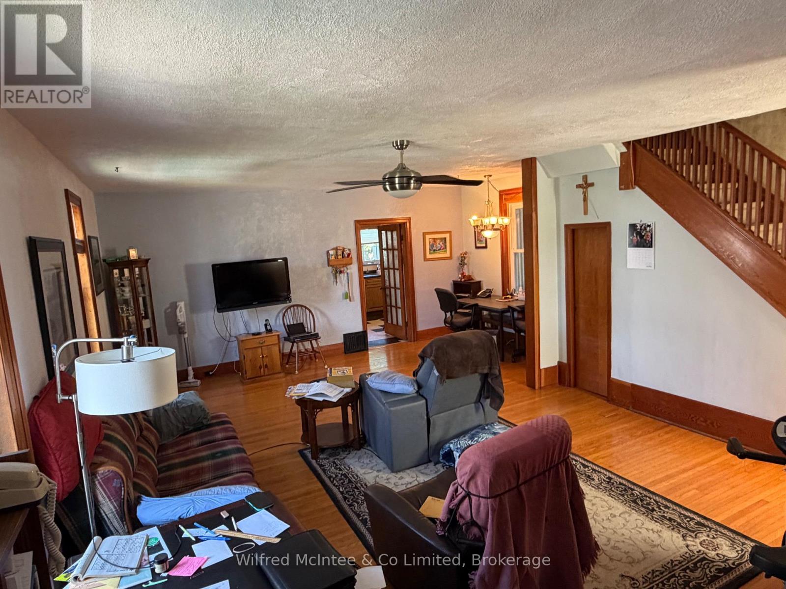 393 7TH AVENUE - 11