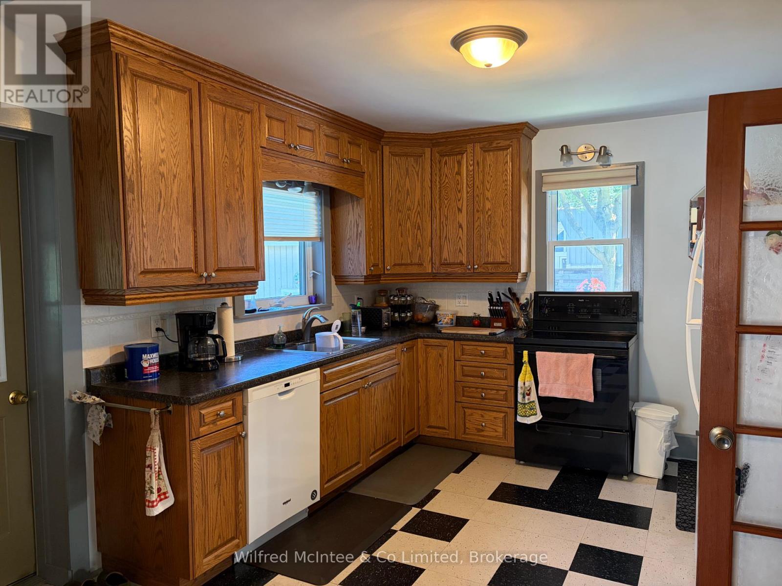 393 7TH AVENUE - 16