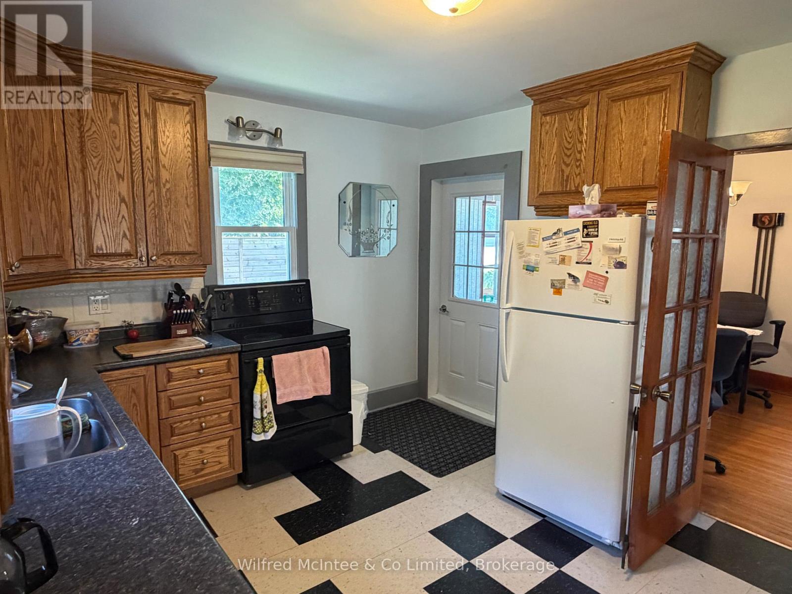 393 7TH AVENUE - 18