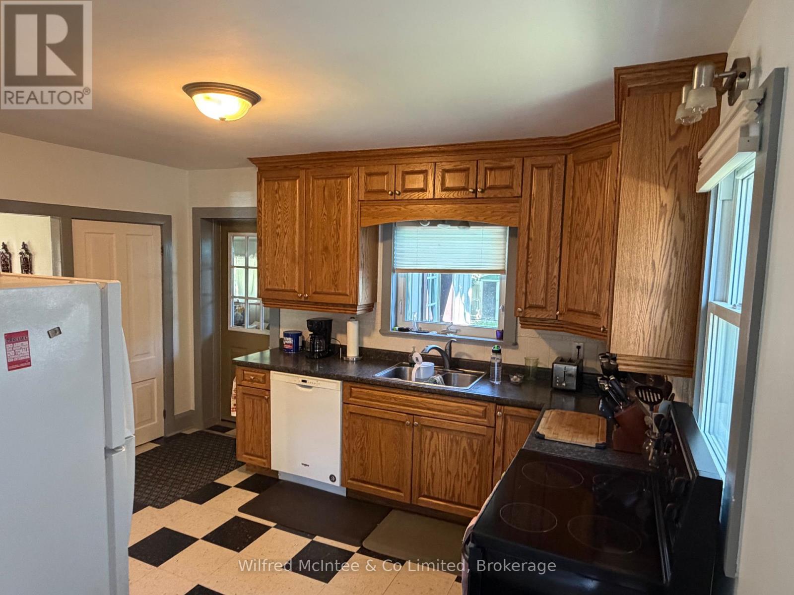 393 7TH AVENUE - 19