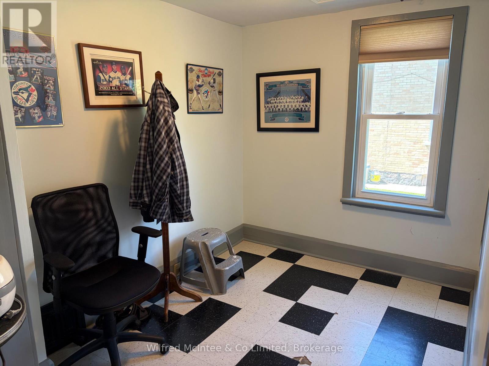 393 7TH AVENUE - 20