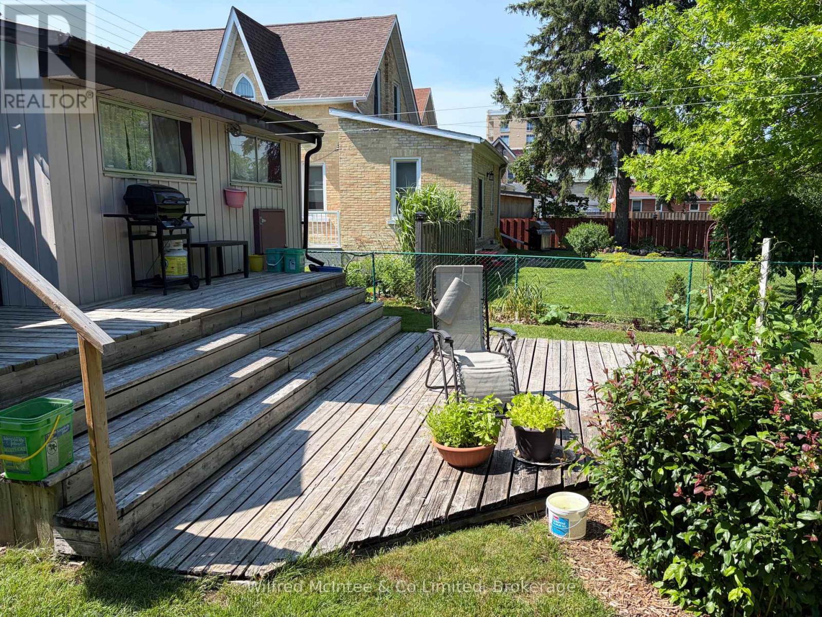 393 7TH AVENUE - 6