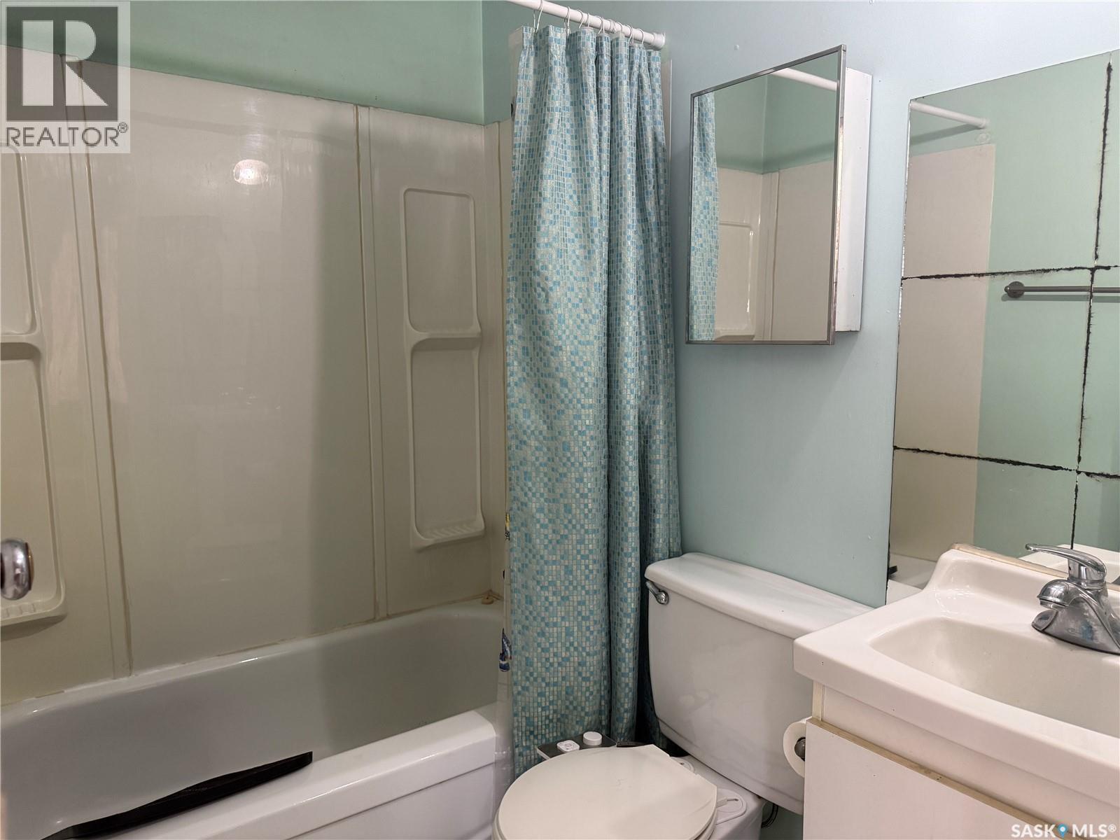 25 Home STREET W - Image 12