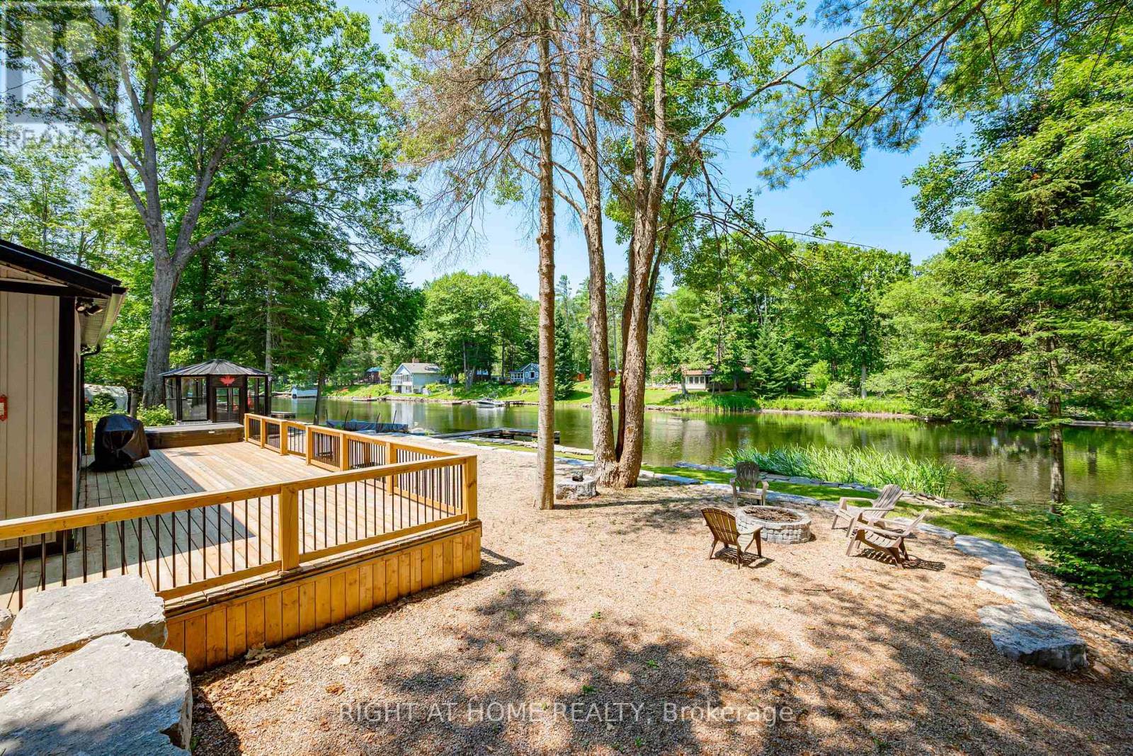 11 LITTLE BAY DRIVE - 26