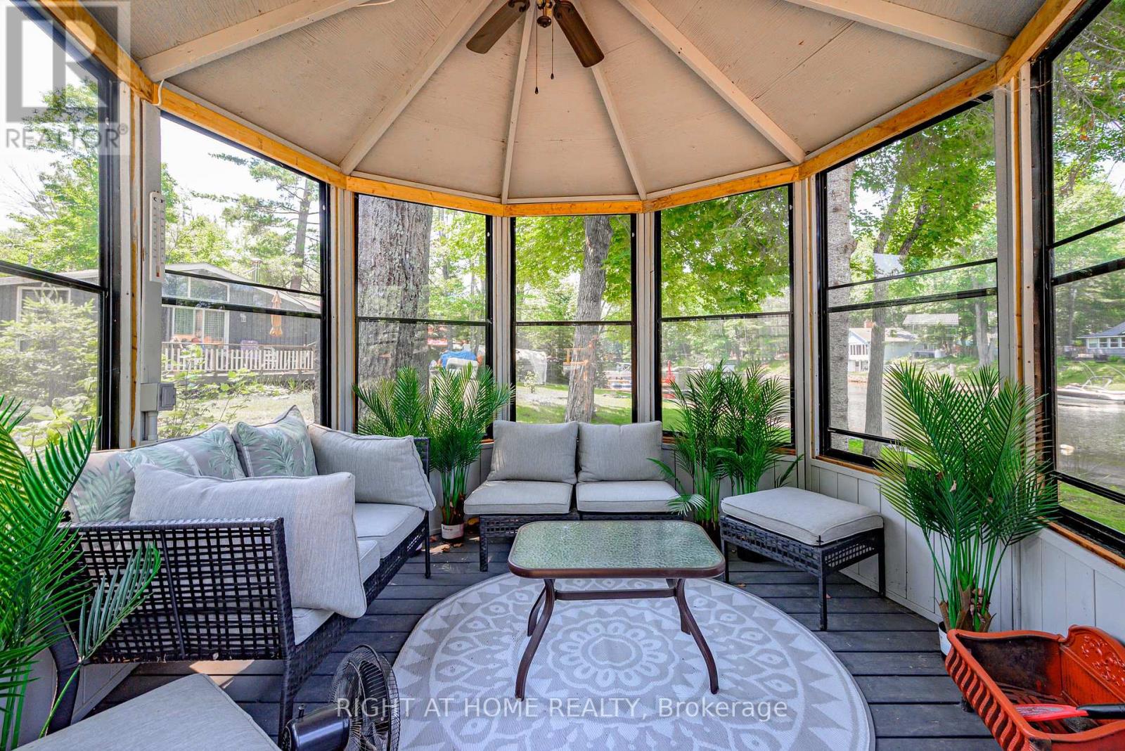 11 LITTLE BAY DRIVE - 33