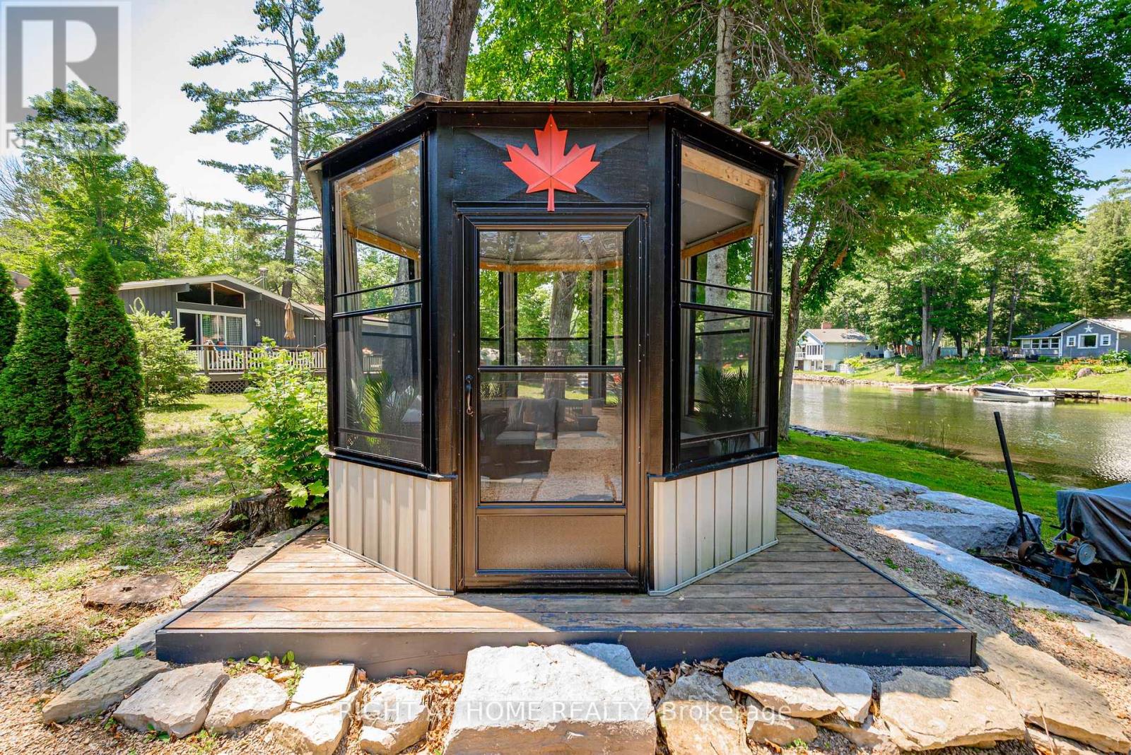 11 LITTLE BAY DRIVE - 34