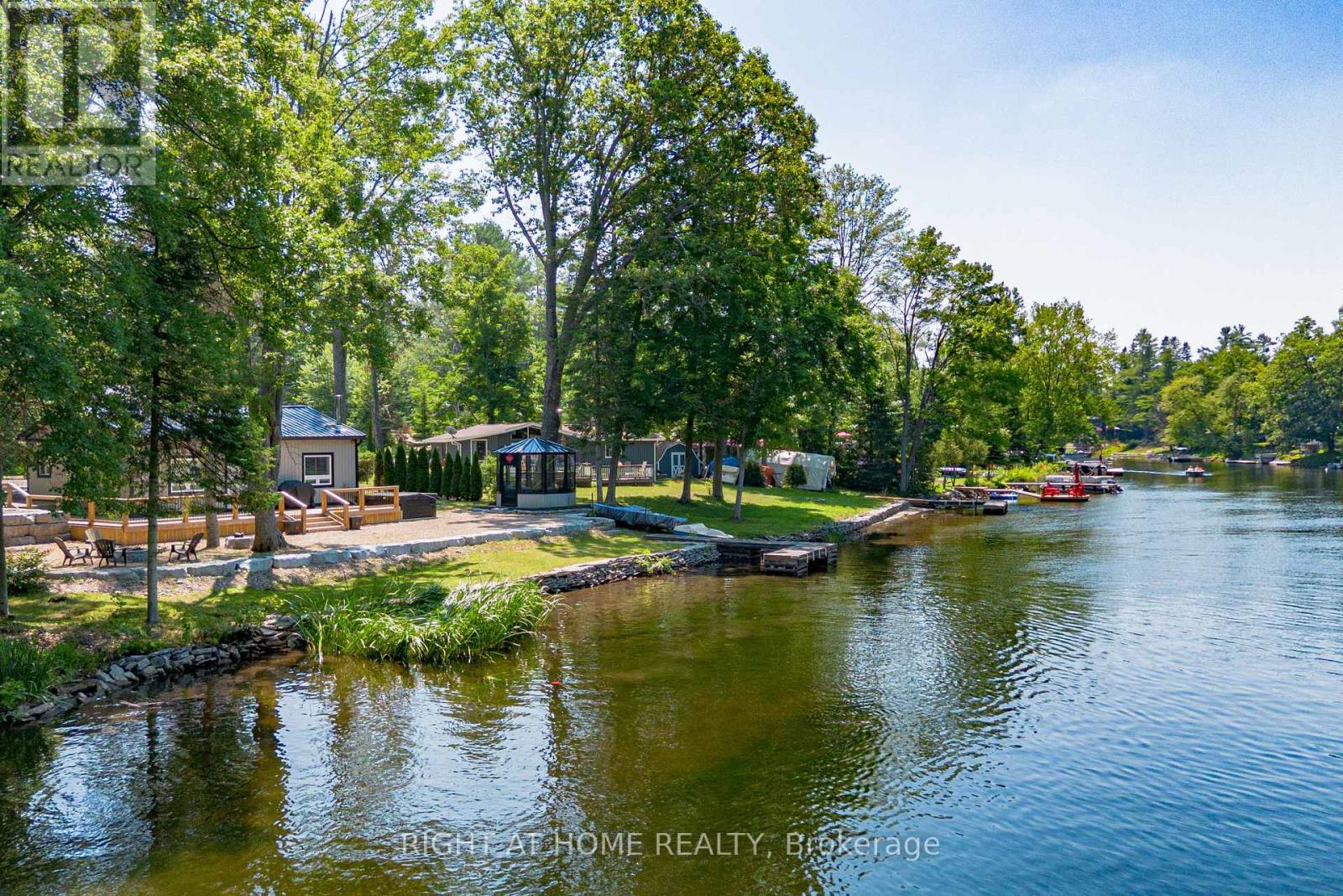 11 LITTLE BAY DRIVE - 37