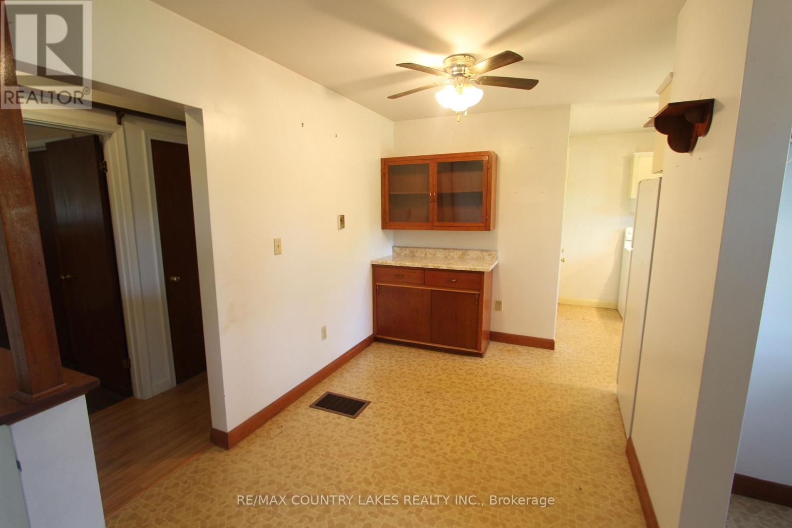 986 PORTAGE ROAD - 10