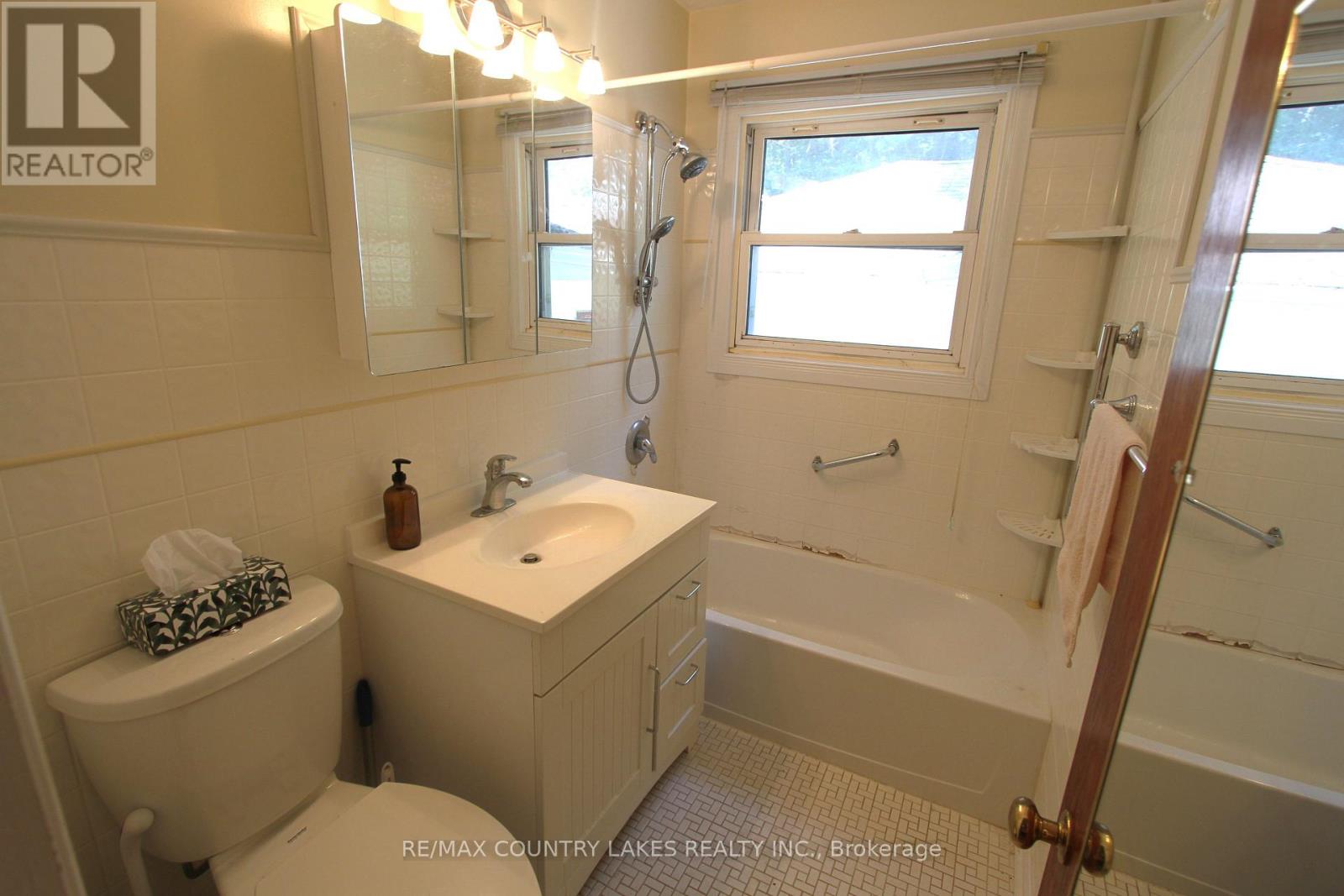 986 PORTAGE ROAD - 21
