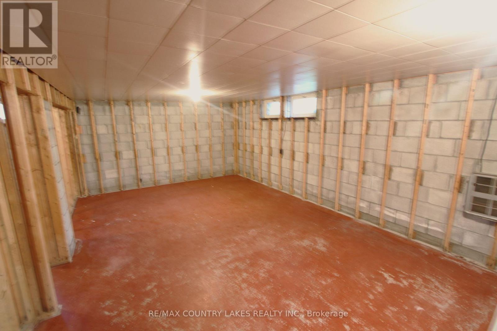 986 PORTAGE ROAD - 24