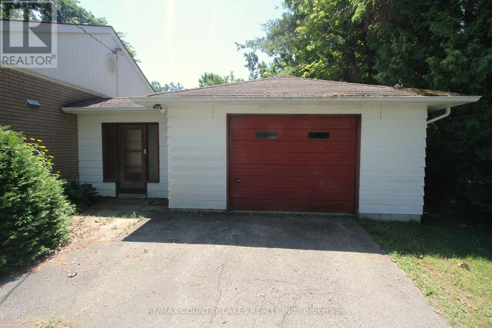 986 PORTAGE ROAD - 6