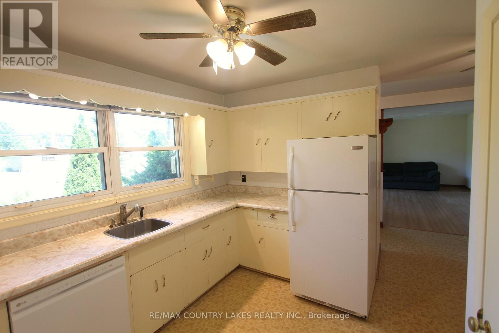 986 PORTAGE ROAD - 9